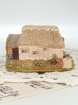 ND738 Коллекционная фигурка-домик Smallest Inn. Винтаж. Lilliput Lane. Англия